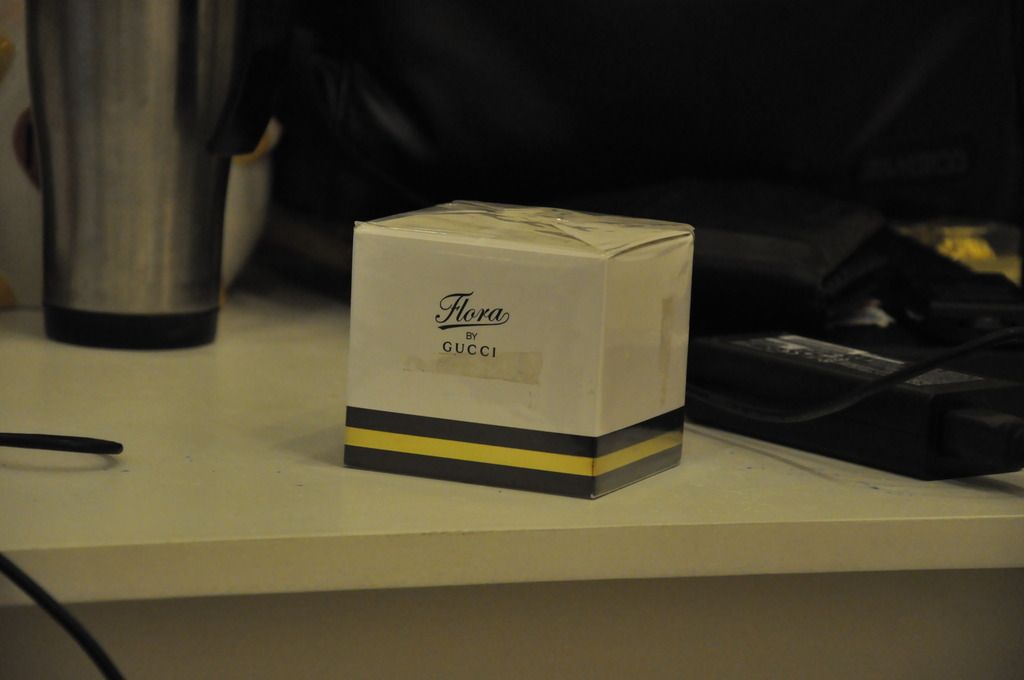 Bán chai nước hoa