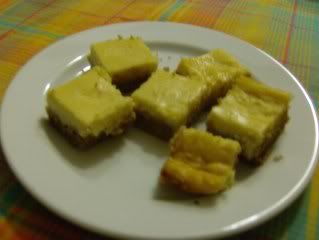 quadrados de cheesecake com maracuj&aacute;