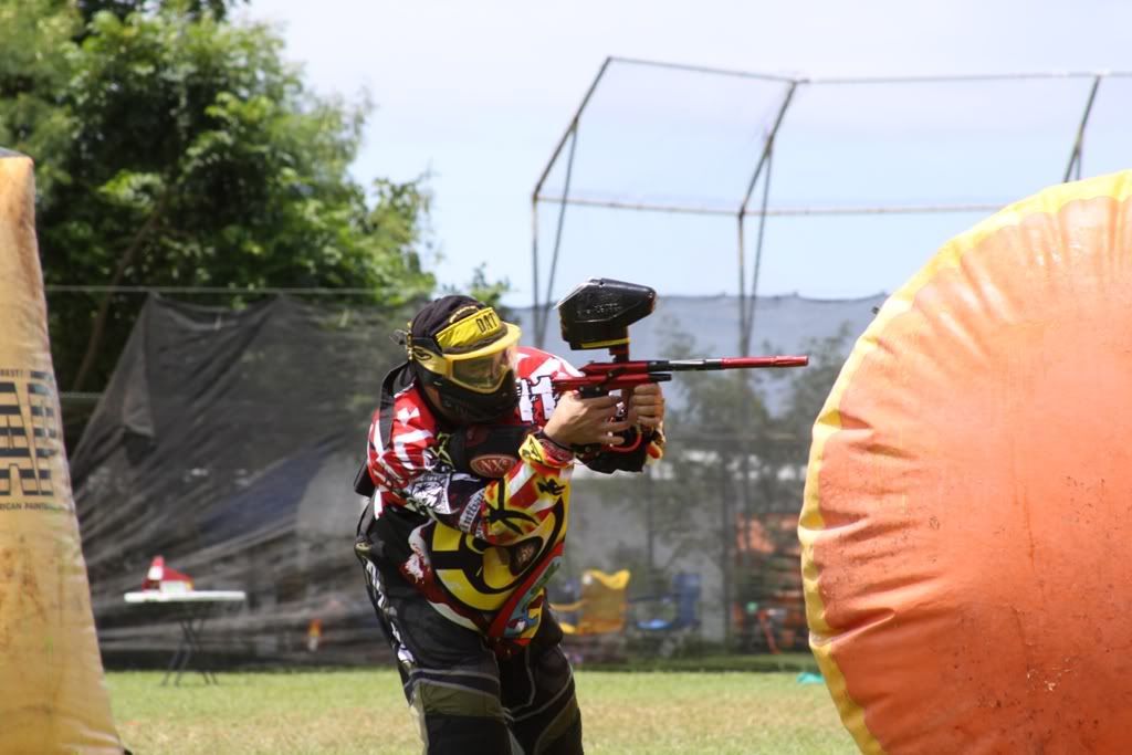 IMAGE: http://i688.photobucket.com/albums/vv242/lespaulowner/Paintball/IMG_1157.jpg