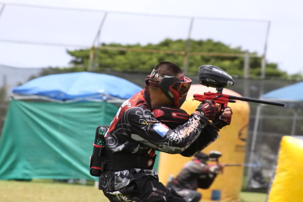 IMAGE: http://i688.photobucket.com/albums/vv242/lespaulowner/Paintball/IMG_1279.jpg