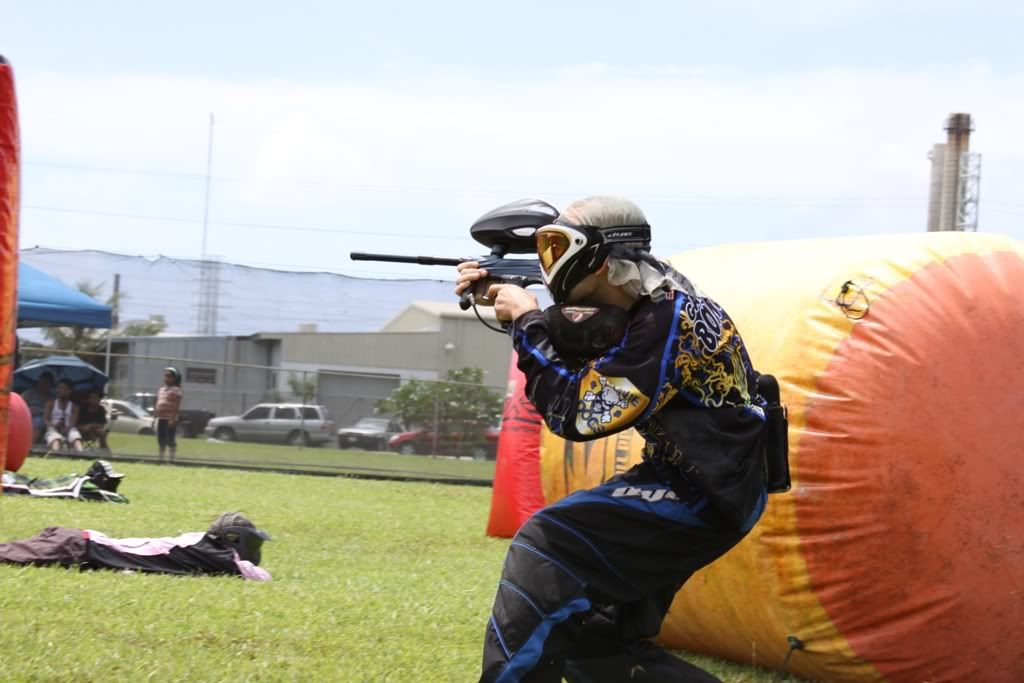 IMAGE: http://i688.photobucket.com/albums/vv242/lespaulowner/Paintball/IMG_1459.jpg
