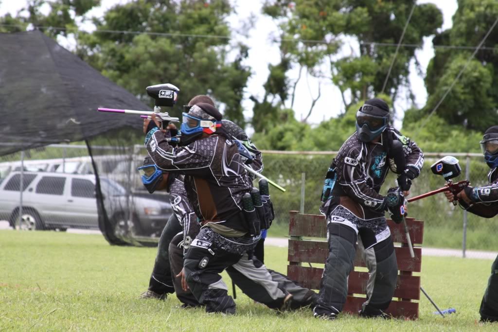 IMAGE: http://i688.photobucket.com/albums/vv242/lespaulowner/Paintball/IMG_1691.jpg