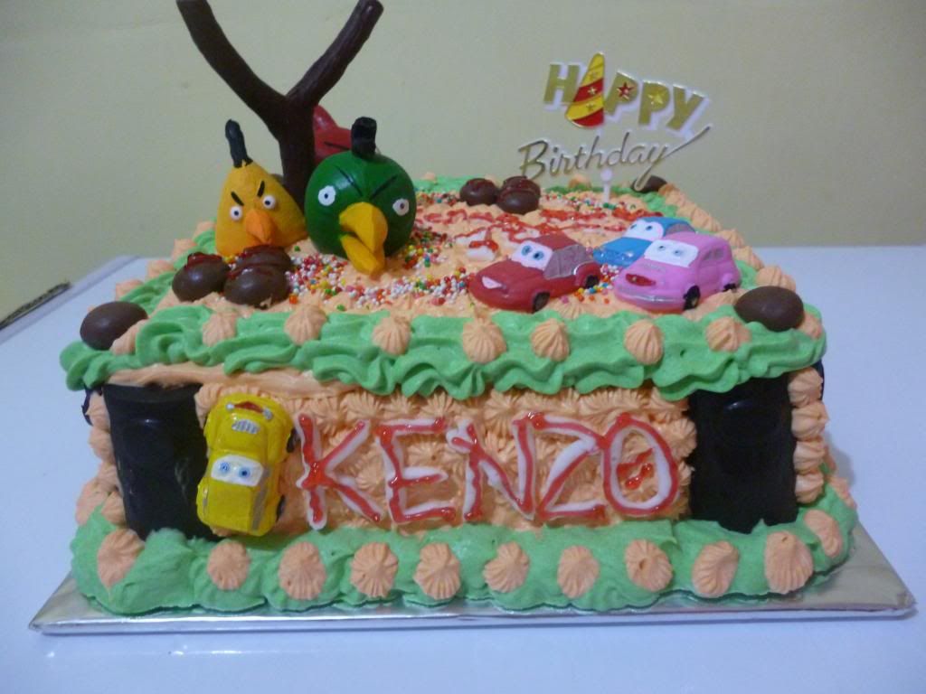 cake ultah karakter barbie dan angry bird Kue Ultah Karakter